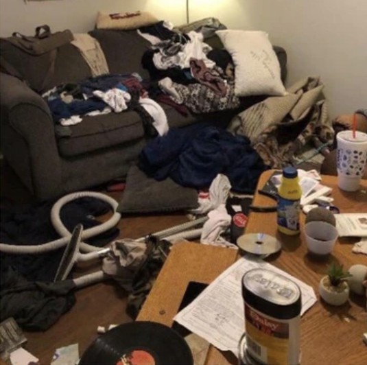 Living room before cleaning